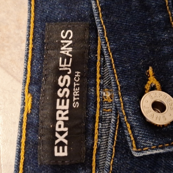 Q  Express solid blue stretch low rise flare jeans size 9/10. EUC - Picture 2 of 6
